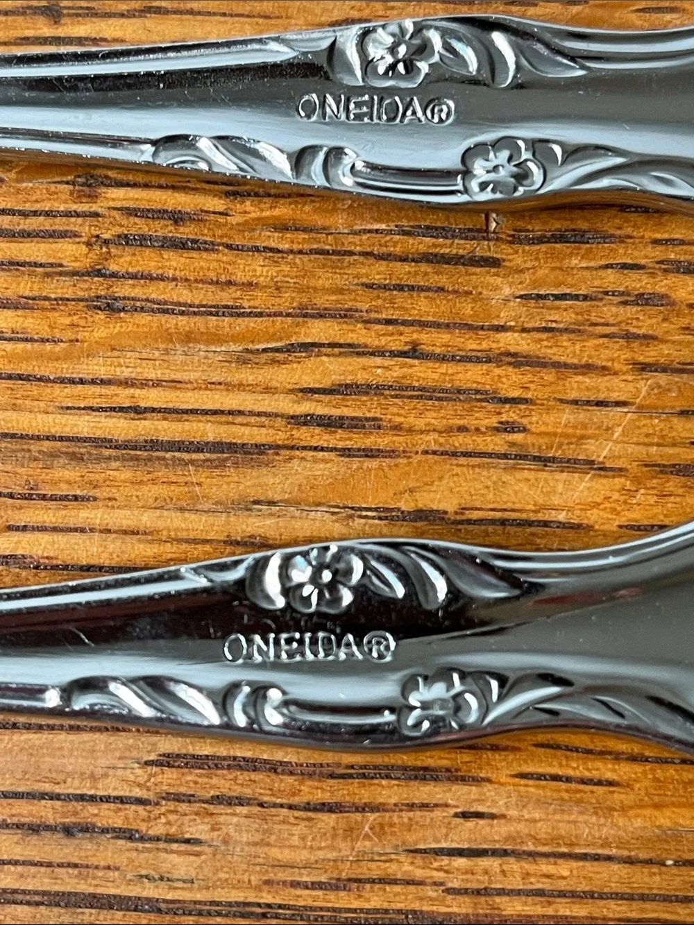 Oneida Azalea Stainless Steel Dinner Forks Set of 2 Floral Scroll.